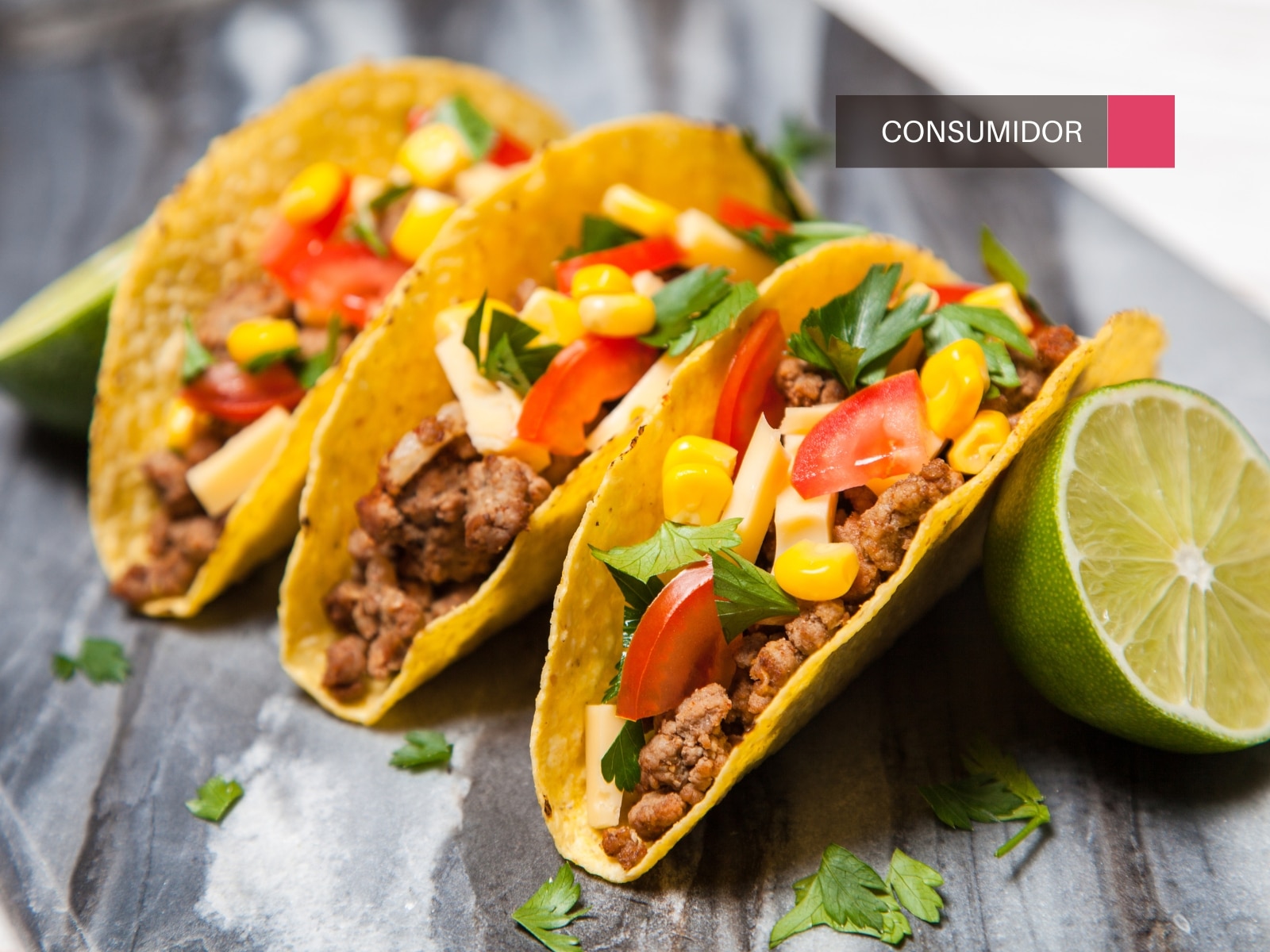 Tres tortillas con carne y verduras