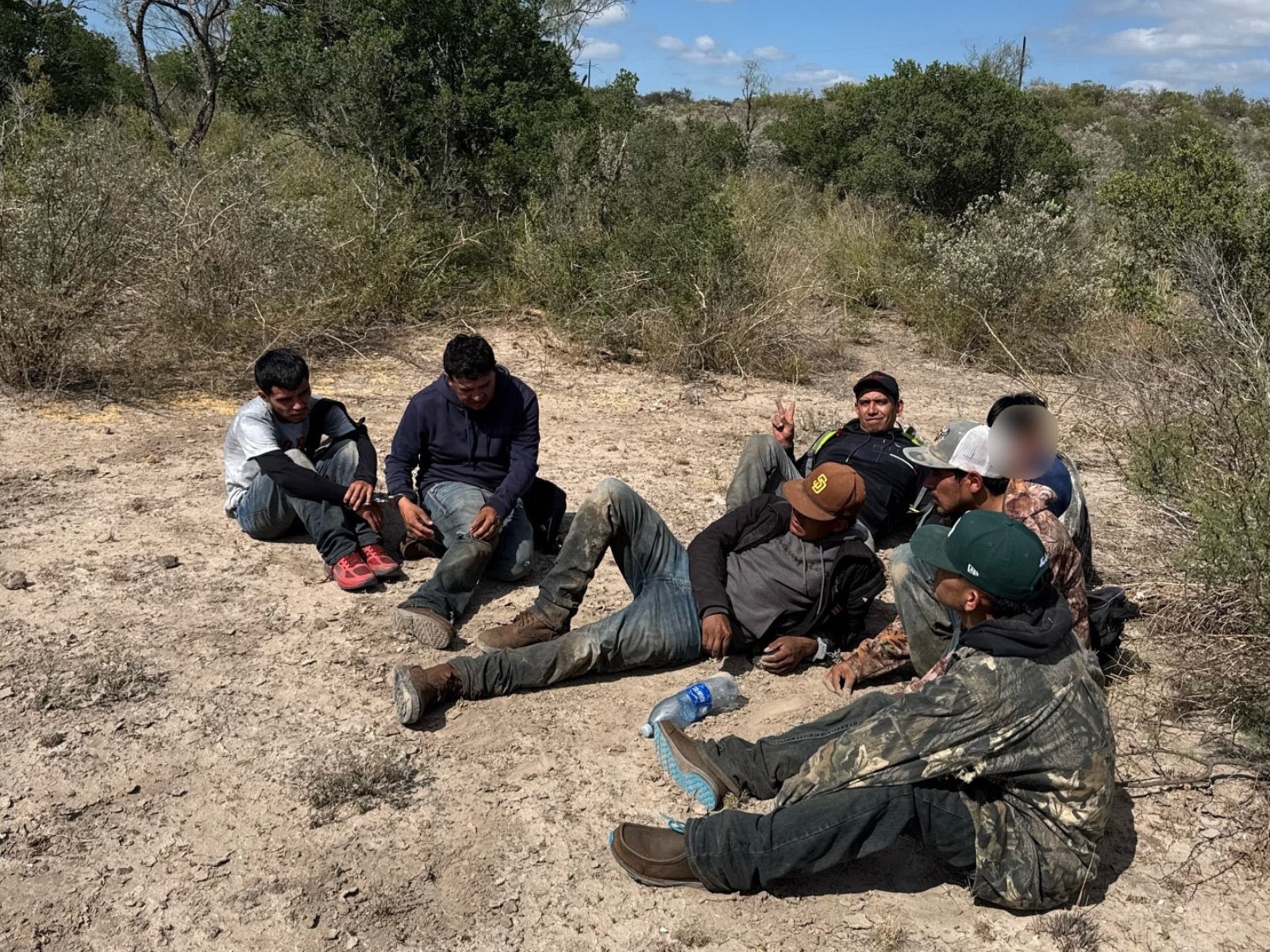 Detención de inmigrantes mexicanos que intentaron cruzar de manera ilegal la frontera entre EEUU y México