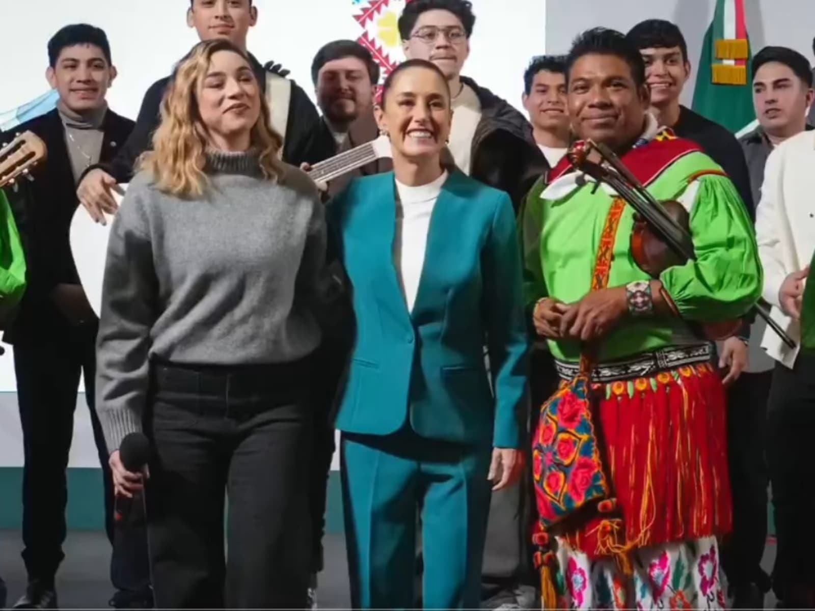 Presidenta de México, Claudia Sheinbaum, presenta el "Himno Migrante", creación del colectivo Legado de Grandeza