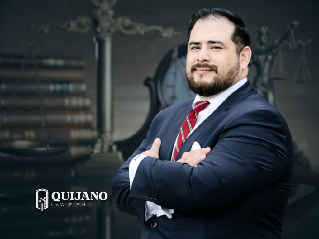 Fotografía de estudio de Roberto E. Quijano, abogado y docente,