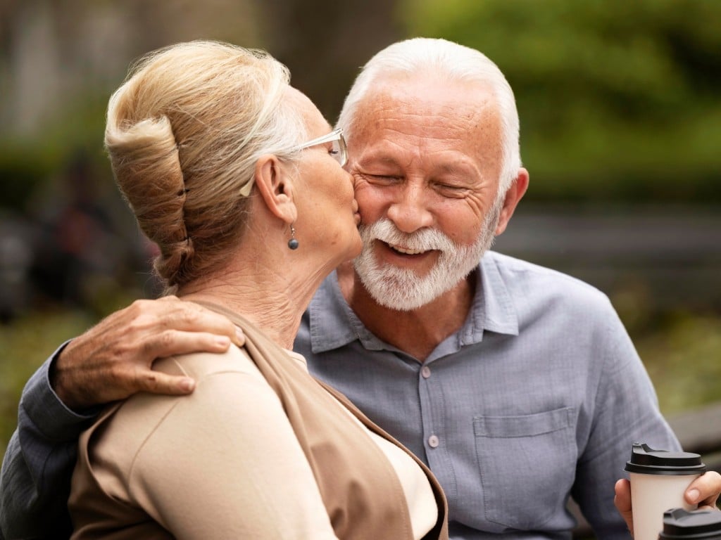Imagen de una pareja de ancianos