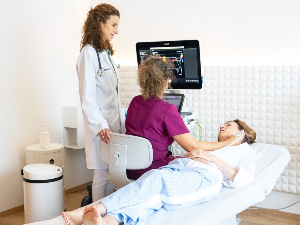 Prueba cardiovascular efectuada a una mujer.