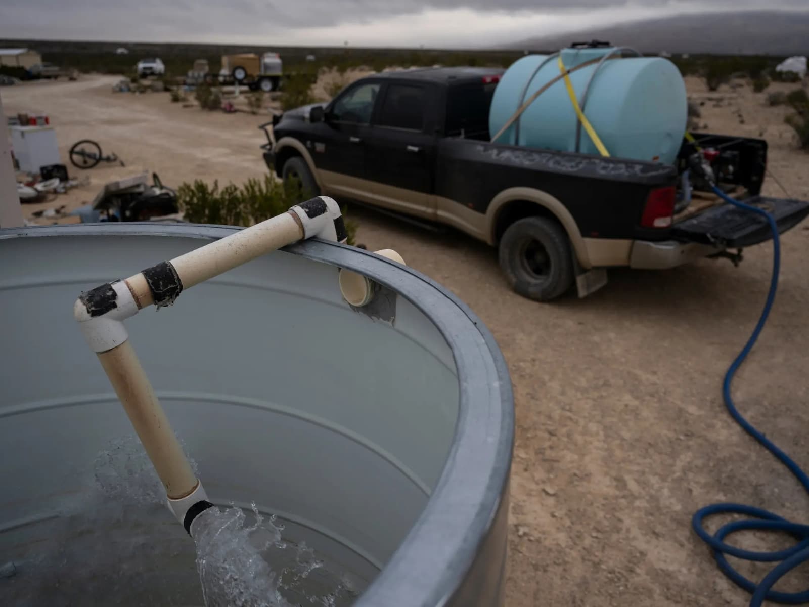 Camión con tanque de agua